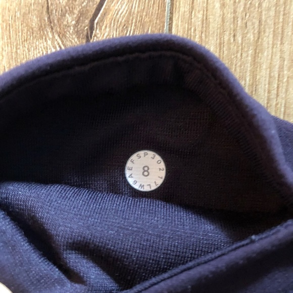 🎈 Lululemon Pushing Limits Crop 🎈 - Picture 6 of 9